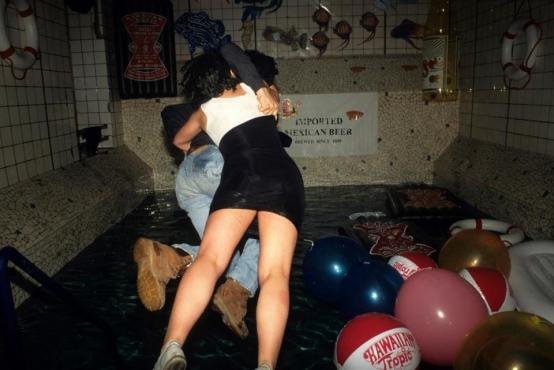 Σεξ, ναρκωτικά και ντίσκο στα λουτρά– Το περίφημο «Les Bains» ανοίγει ξανά για τους θαμώνες του 35 χρόνια μετά [εικόνες] | iefimerida.gr 9