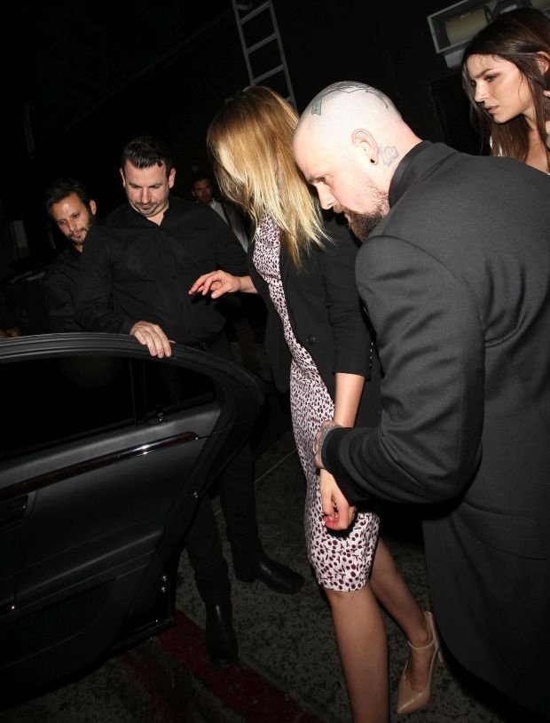 Η τούμπα της Κάμερον Ντίαζ -Eχασε τη γη κάτω από τα πόδια της [εικόνες]  | iefimerida.gr 1