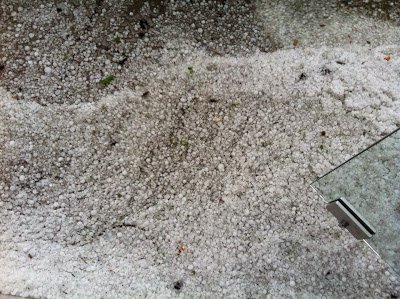 Απίστευτο: Χαλάζι σε μέγεθος φουντουκιού έπληξε Κοζάνη και Καστοριά [εικόνες & βίντεο] | iefimerida.gr 9