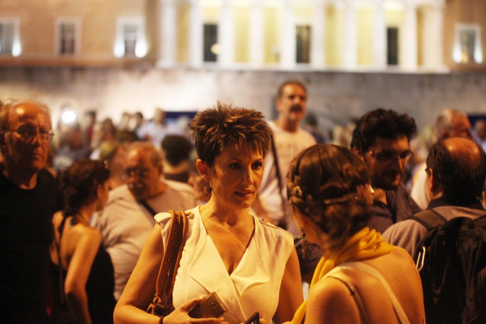 Συνθήματα κατά της λιτότητας και πλήθος κόσμου στο Σύνταγμα – Επικροτεί ο ΣΥΡΙΖΑ [εικόνες]  | iefimerida.gr 9