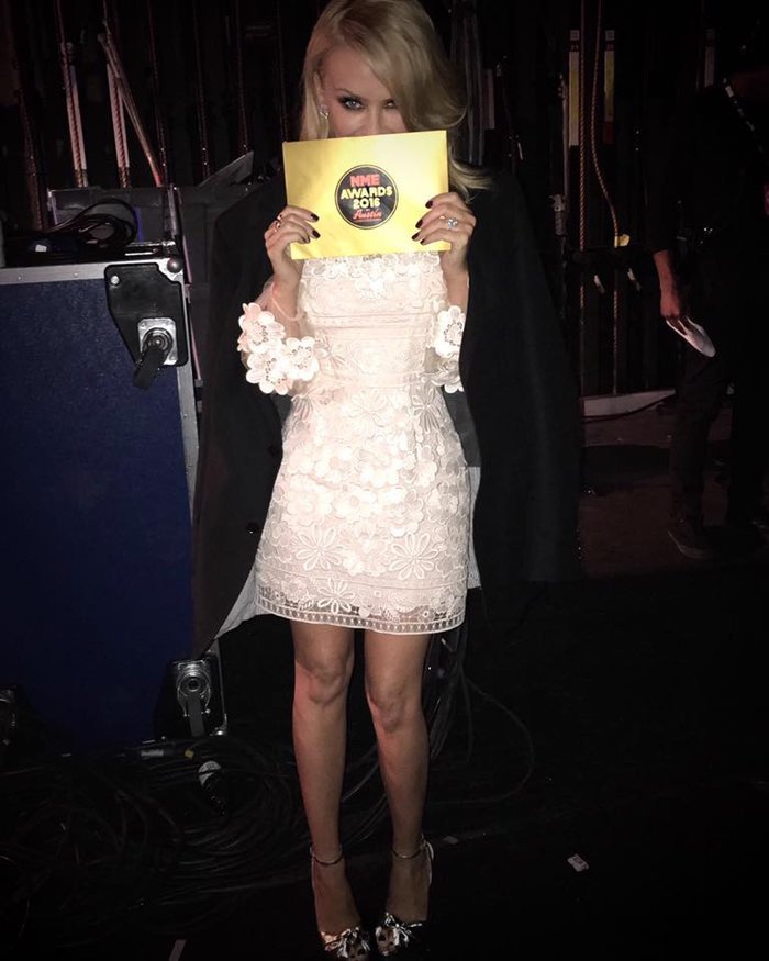 Κάιλι Μινόγκ: Αρραβωνιάστηκε τον 19 χρόνια νεότερο σύντροφό της [εικόνες] | iefimerida.gr 1