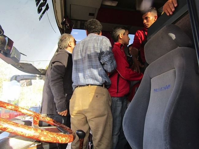  Επεισόδια στον Κατσικά -Πιάστηκαν στα χέρια οι μετανάστες [εικόνες]  | iefimerida.gr 3