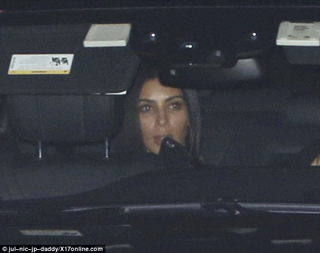 H πρώτη δημόσια εμφάνιση της Κιμ μετά τη ληστεία -Αβαφη και εκνευρισμένη [εικόνες] | iefimerida.gr 1