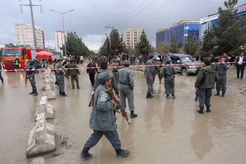 Επίθεση αυτοκτονίας με 9 νεκρούς στην Καμπούλ -Το ISIS ανέλαβε την ευθύνη [εικόνες & βίντεο] | iefimerida.gr 2