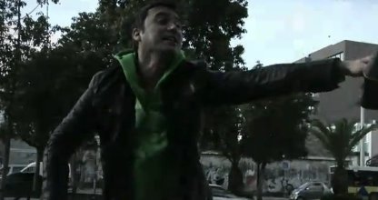 Στα σκουπίδια ψάχνει για φαγητό γνωστή Ελληνίδα κωμικός [εικόνες+βίντεο]  | iefimerida.gr 0