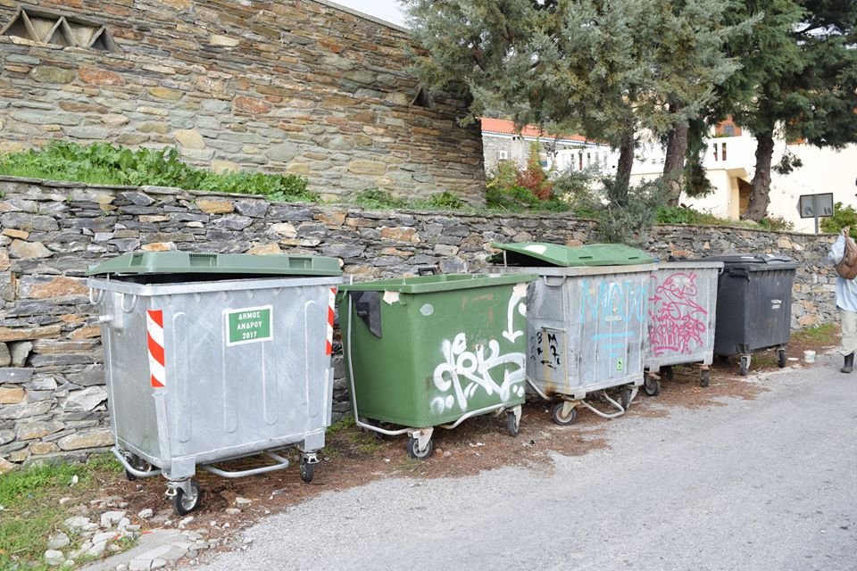 Στην Ανδρο έκαναν τους κάδους έργα τέχνης [εικόνες] | iefimerida.gr 6