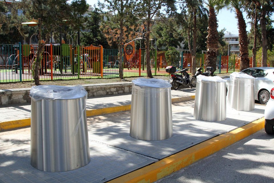 Ο Δήμος Γλυφάδας αναβαθμίζει την πόλη -Τοποθέτησε υπόγειους κάδους απορριμμάτων [εικόνες]   | iefimerida.gr 1