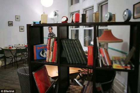 Ziferblat: Η καφετέρια που λειτουργεί με χρονοχρέωση -Πληρώνεις για όσο χρόνο κάτσεις και όχι για ό,τι παραγγείλεις [εικόνες] | iefimerida.gr 3