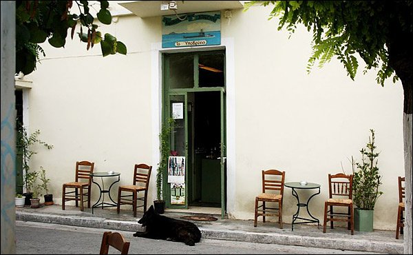 Παραδοσιακά καφενεία στην Αθήνα: Μία βόλτα στα σοκάκια που σταμάτησε ο χρόνος [εικόνες] | iefimerida.gr 4