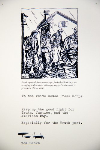  O Τομ Χανκς έστειλε δώρο στους δημοσιογράφους του Λευκού Οίκου μια καφετιέρα [εικόνες] | iefimerida.gr 3