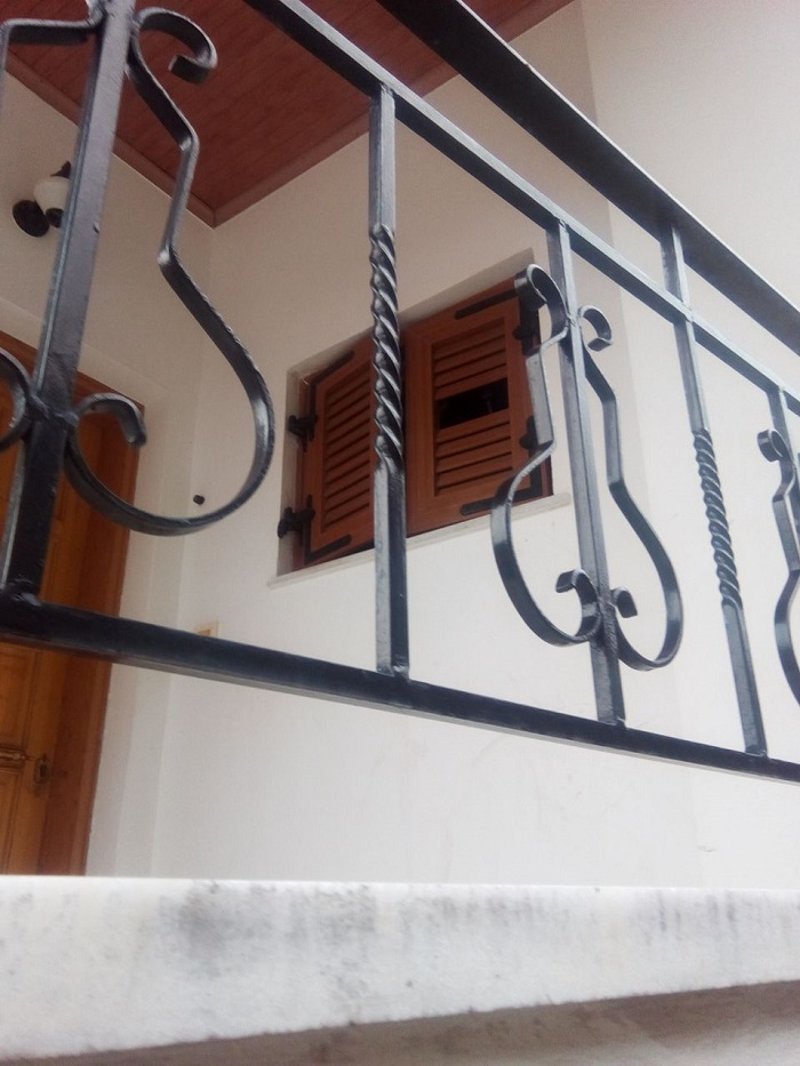 Μπαράζ ληστειών στη Πέτρα Ζαγορίου -Οι δράστες μαγείρεψαν και ήπιαν σε σπίτι που διέρρηξαν! [εικόνες] | iefimerida.gr 1