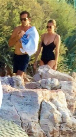 Η Βίκυ Καγιά ένα μήνα μετά τη γέννα με μαγιό  [εικόνες] | iefimerida.gr 0