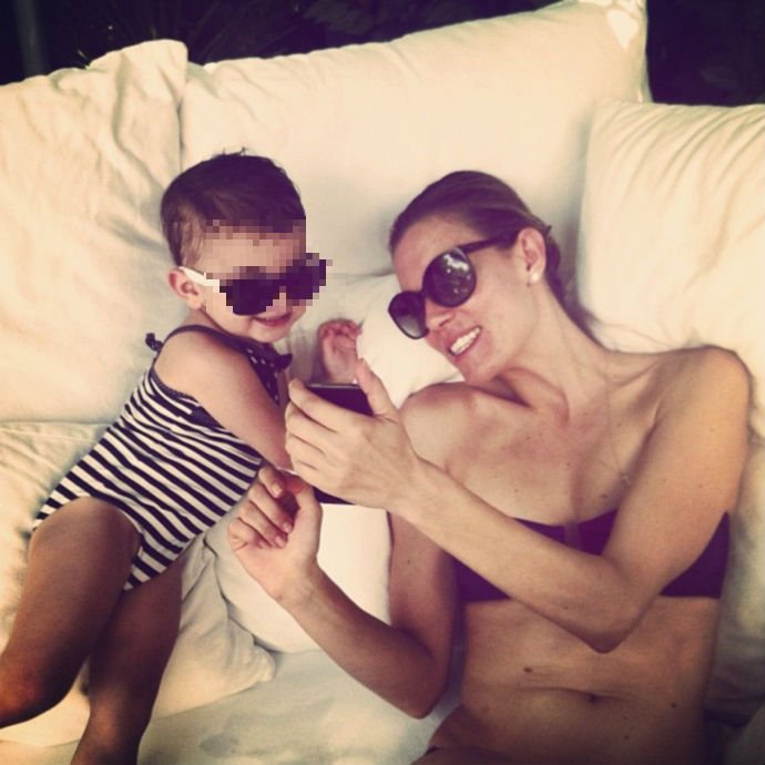 Η φρεσκοχωρισμένη Βίκυ Καγιά ανεβάζει τρυφερές φωτογραφίες στο Instagram χωρίς τη βέρα της [εικόνες] | iefimerida.gr 2