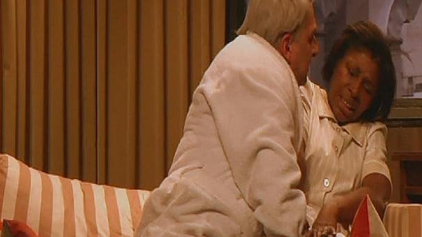 Ο Ντεπαρντιέ, με απίστευτες κοιλιές, υποδύεται έναν σεξομανή και κυνικό Ντομινίκ Στρος Καν [βίντεο] | iefimerida.gr 6