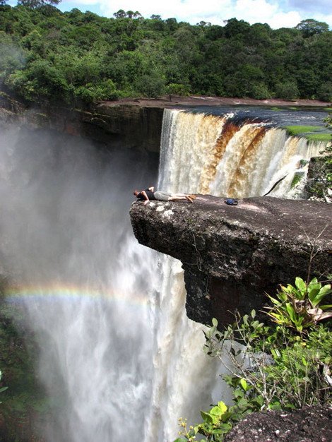 Αγρια ομορφιά στα... άκρα: Βράχοι που ακροβατούν πάνω στο απόλυτο κενό [εικόνες] | iefimerida.gr 2