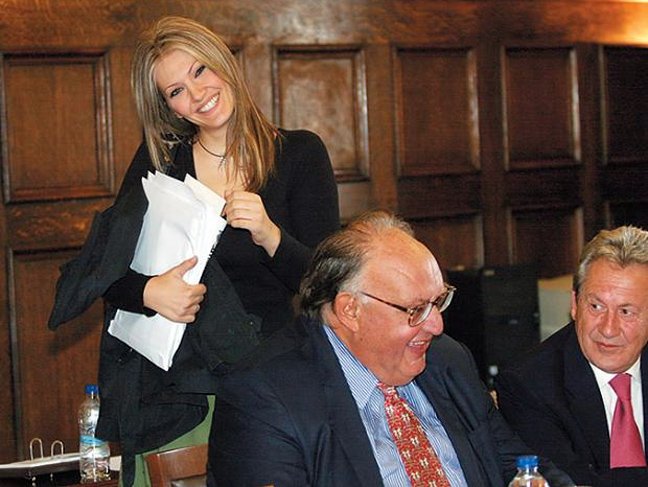 Η Hurriyet για την Εύα Καϊλή: Η «Barbie, η ωραία της Βουλής» ετοιμάζεται να κατακτήσει το Ευρωκοινοβούλιο [εικόνες] | iefimerida.gr 2