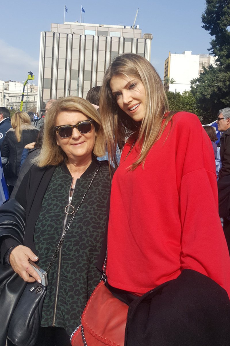 Μετά τη Θεσσαλονίκη η Εύα Καϊλή πήγε και στο συλλαλητήριο της Αθήνας για τη Μακεδονία [εικόνα] | iefimerida.gr 0
