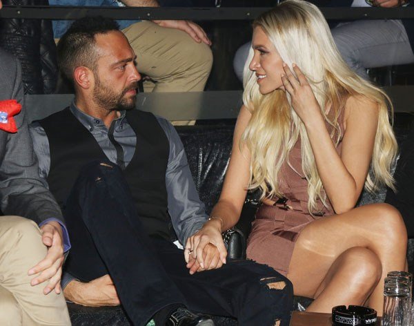 Χωρισμός «βόμβα» στην ελληνική σόουμπιζ -Τίτλοι τέλους στη σχέση παρουσιάστριας [εικόνες] | iefimerida.gr 6