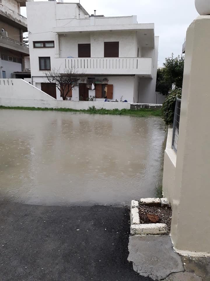 Στο έλεος της κακοκαιρίας η Κρήτη -Κατολισθήσεις, χείμαρροι οι δρόμοι [εικόνες & βίντεο] | iefimerida.gr 0