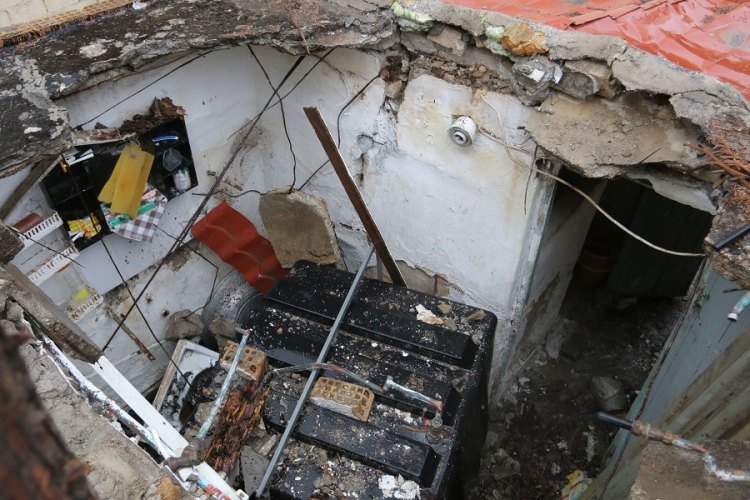 Hράκλειο: Κατέρρρευσε  η οροφή σπιτιού -Στο νοσοκομείο ένας ηλικιωμένος [εικόνες] | iefimerida.gr 2