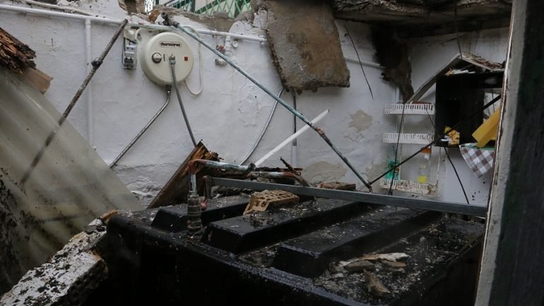 Hράκλειο: Κατέρρρευσε  η οροφή σπιτιού -Στο νοσοκομείο ένας ηλικιωμένος [εικόνες] | iefimerida.gr 0