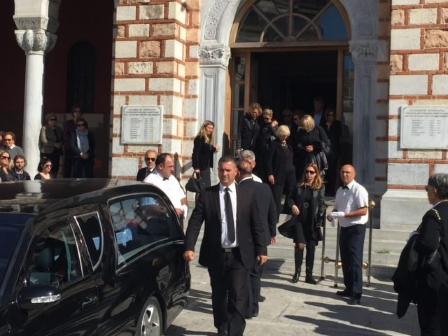 Συγκινητικό το τελευταίο αντίο στην κηδεία του κορυφαίου αθλητή στίβου, Θανάση Καλογιάννη | iefimerida.gr 1
