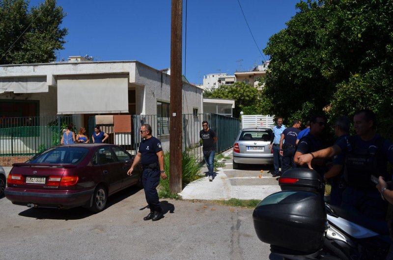 Σοκ στην Καλαμάτα: 75χρονος αυτοκτόνησε με καραμπίνα έξω από παιδικό σταθμό [εικόνες & βίντεο] | iefimerida.gr 0