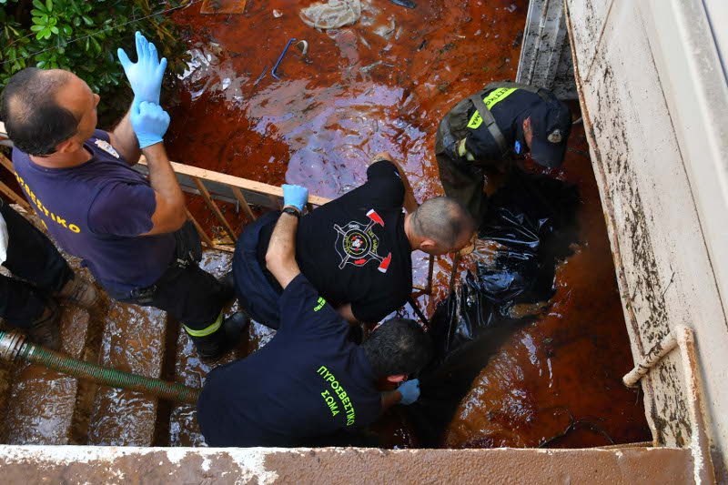 Τέσσερις οι νεκροί από τη φονική κακοκαιρία -Αγνοούμενη μία γυναίκα | iefimerida.gr 6