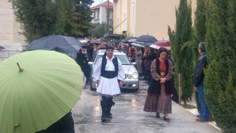 Στην κηδεία της Ελένης Μπιτσώνη