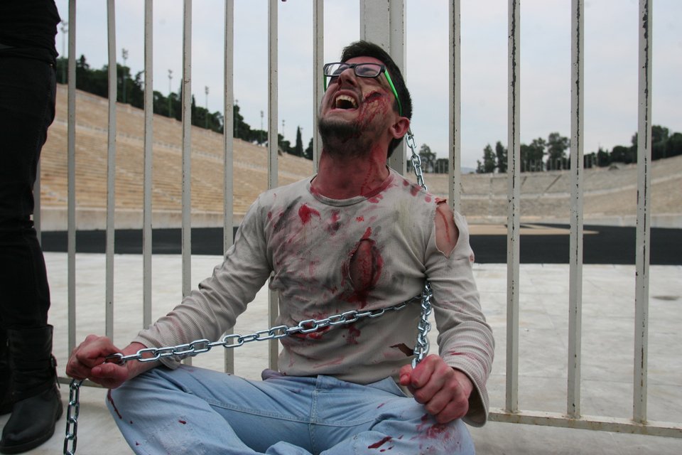 Διαμαρτυρία ομοφυλοφίλων και έξω από το Καλλιμάρμαρο για τους «ομοφοβικούς» Αγώνες του Πούτιν [εικόνες] | iefimerida.gr 4