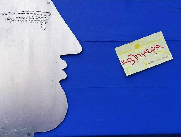 Γιατί γέμισε όλη η Αθήνα με post-it που γράφουν «Καλημέρα» -Τα κολλούν παντού, σε λεωφορεία, αυτοκίνητα, τοίχους, κολώνες [εικόνες] | iefimerida.gr 7