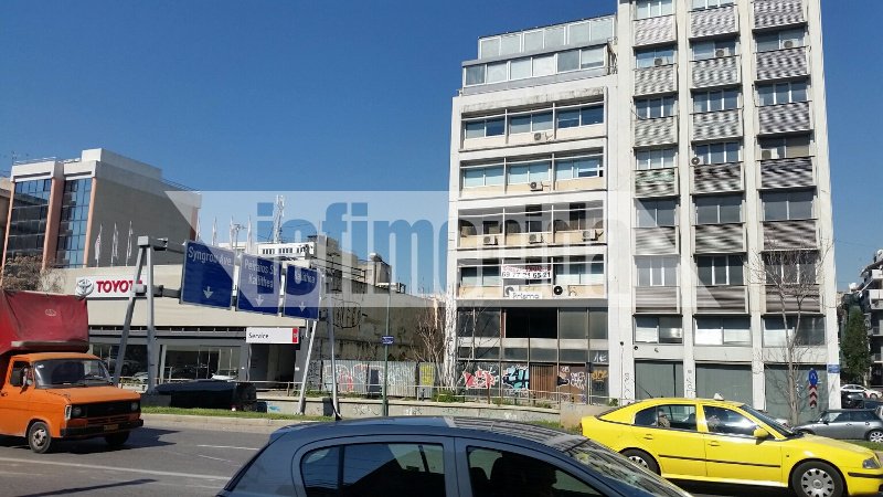 Περιοχή-φάντασμα γύρω από Καλλιρρόης και Φραντζή -Μόνο λουκέτα και ενοικιαστήρια [εικόνες] | iefimerida.gr 6