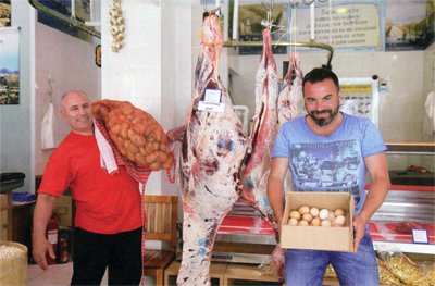 Ο Βασίλης Καλλίδης βρήκε «τρύπες» για φαγητό στην Αθήνα -Την «πιο κουλ, οριεντάλ πρωτεύουσα της Δύσης» | iefimerida.gr 3