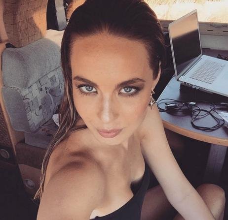 Η νυν (Αντωνία Καλλιμούκου) και η πρώην του αδελφού της Μενεγάκη ξεκατινιάζονται στο Διαδίκτυο [εικόνες] | iefimerida.gr 22