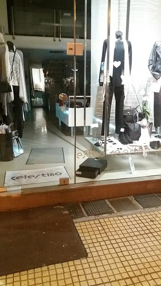 Καταστηματάρχες στην Καλλιθέα αφήνουν στο πάτωμα τα συρτάρια από τις ταμειακές για να βλέπουν οι ληστές ότι είναι άδεια [εικόνες] | iefimerida.gr 4