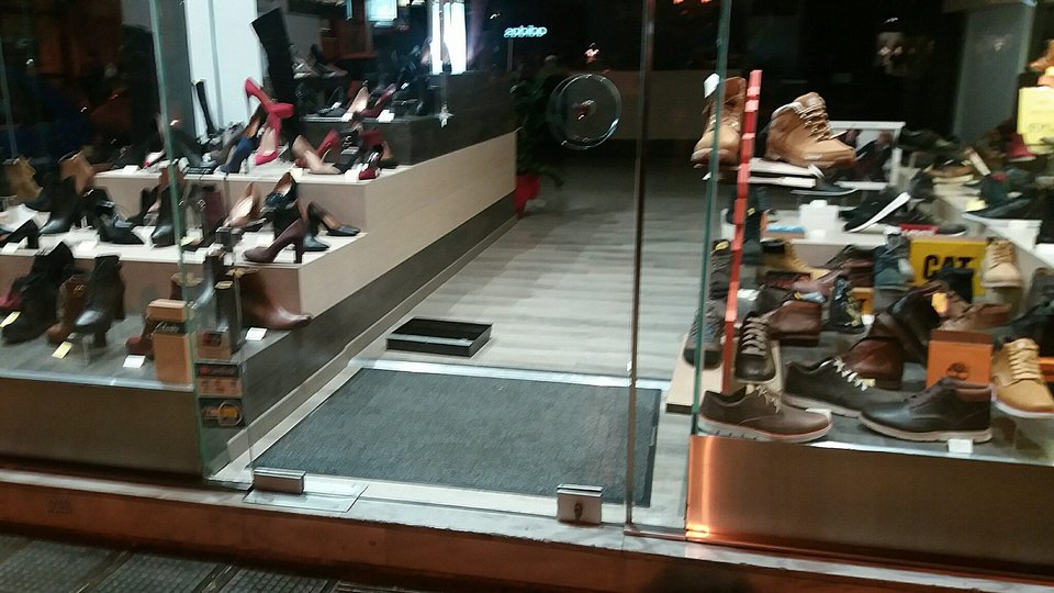 Καταστηματάρχες στην Καλλιθέα αφήνουν στο πάτωμα τα συρτάρια από τις ταμειακές για να βλέπουν οι ληστές ότι είναι άδεια [εικόνες] | iefimerida.gr 6