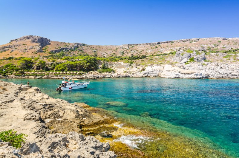 Απίστευτο κι όμως ελληνικό: Τσιμέντωσαν δημοφιλή παραλία της Ρόδου [εικόνα] | iefimerida.gr 1