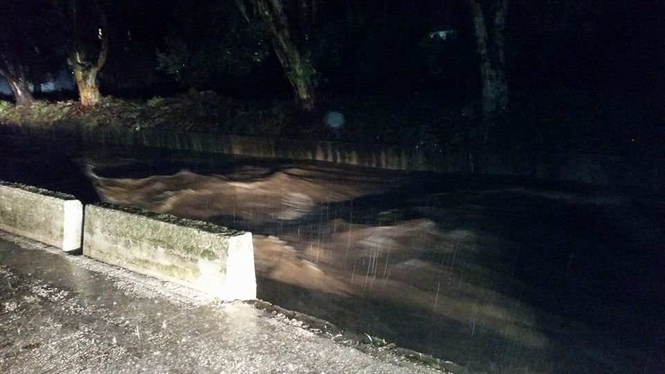 Θεομηνία στη Λέσβο: Χαλάζι στη Μυτιλήνη -Δύσκολη νύχτα για Καλλονή και Πλωμάρι [εικόνες & βίντεο] | iefimerida.gr 3