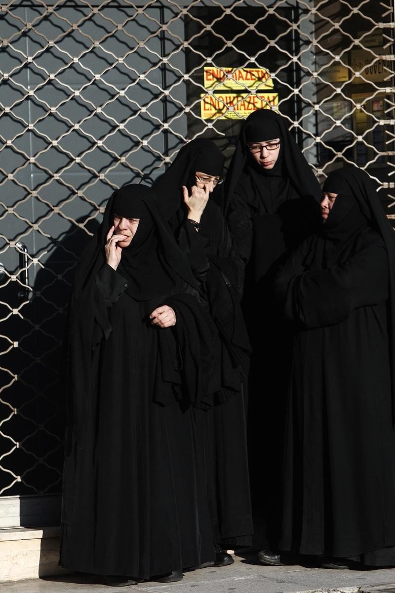 Ορδές καλογριών πλημμύρισαν τη Δευτέρα το Εφετείο -Ετρωγαν τα νύχια τους, αγωνιούσαν για τον Εφραίμ [εικόνες] | iefimerida.gr 2