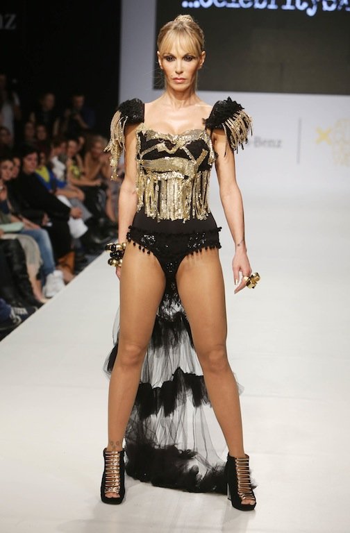 Πώς επέλεξαν τη Νατάσα Καλογρίδη για να πρωταγωνιστήσει στο πλευρό του Κλούνεϊ [εικόνες] | iefimerida.gr 4