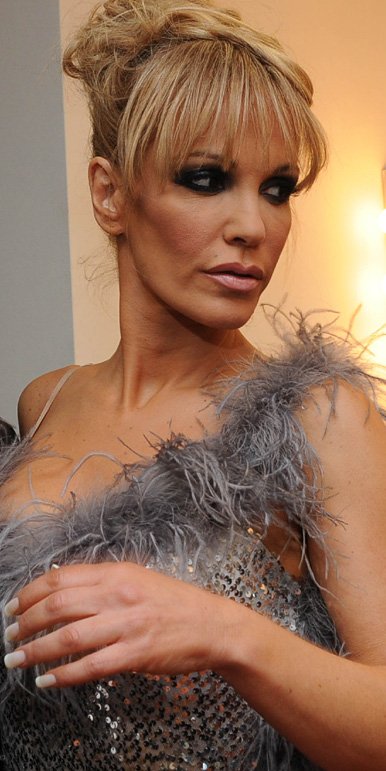 Πώς επέλεξαν τη Νατάσα Καλογρίδη για να πρωταγωνιστήσει στο πλευρό του Κλούνεϊ [εικόνες] | iefimerida.gr 3