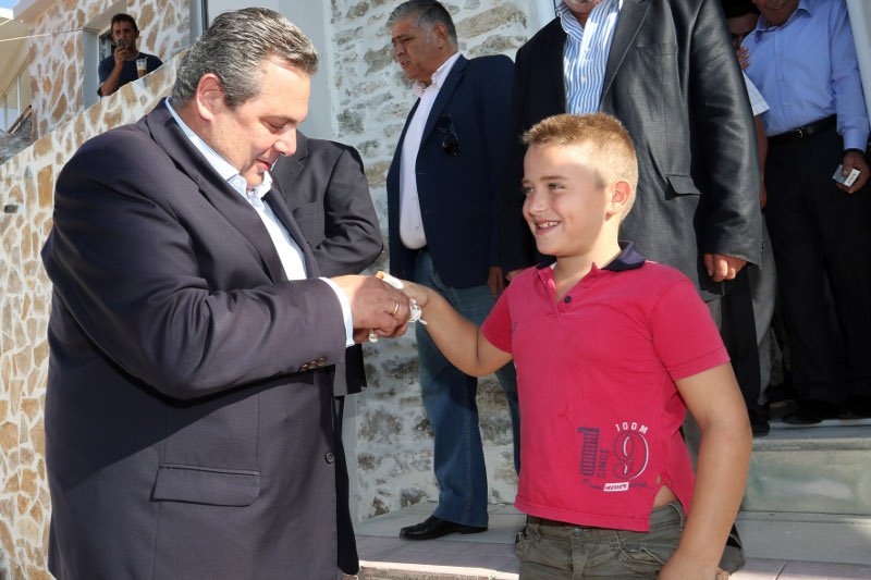 Οι αρχηγοί στις κάλπες, όλα τα παραλειπόμενα -Η Φώφη με τα παιδάκια της στο παραβάν, οι ρακές του Καμμένου, το... χαμένο ψηφοδέλτιο του Ποταμιού [εικόνες] | iefimerida.gr 26