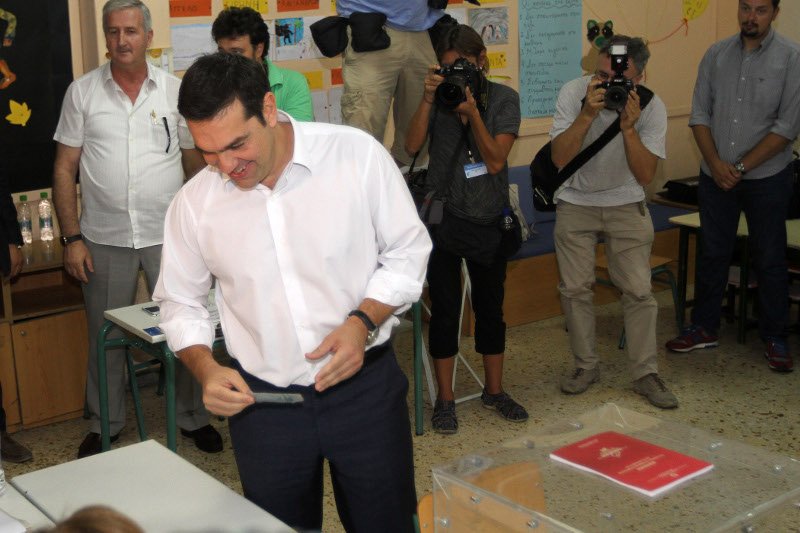 Οι αρχηγοί στις κάλπες, όλα τα παραλειπόμενα -Η Φώφη με τα παιδάκια της στο παραβάν, οι ρακές του Καμμένου, το... χαμένο ψηφοδέλτιο του Ποταμιού [εικόνες] | iefimerida.gr 5