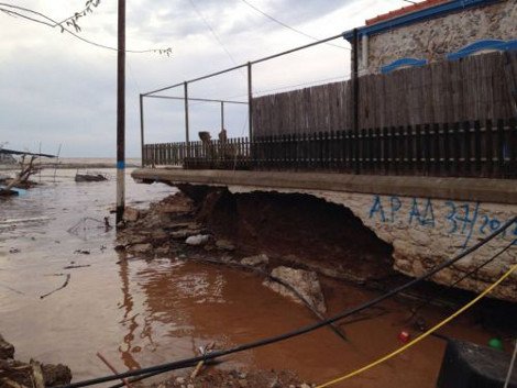 Εικόνες βιβλικής καταστροφής σε Ψέριμο και Κάλυμνο από την κακοκαιρία [εικόνες] | iefimerida.gr 3