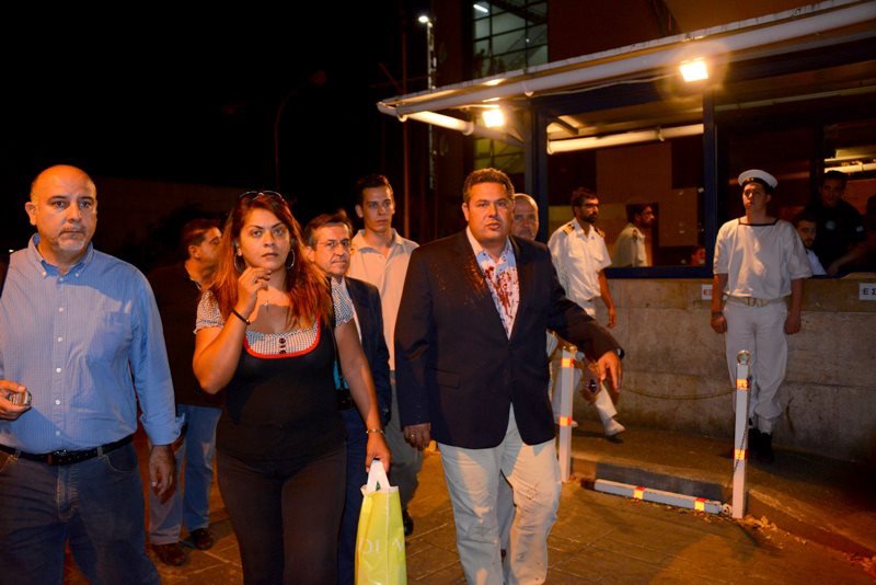 O Πάνος Καμμένος, για τρεις ώρες, κυκλοφορούσε με ματωμένο πουκάμισο -Το αιχμηρό σχόλιο του Αδωνι [εικόνες] | iefimerida.gr 1