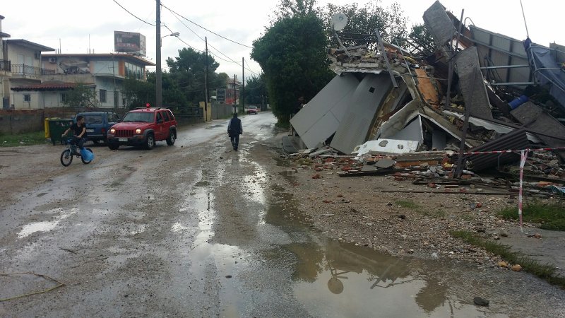 Ο,τι απέμεινε από το σπίτι που κατέρρευσε στο Καματερό - Δεν πρόλαβε να βγει ο σκύλος του ιδιοκτήτη [εικόνες] | iefimerida.gr 3