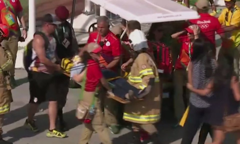 Ρίο: Επεσε τηλεοπτική κάμερα και τραυμάτισε δύο ανθρώπους [εικόνες] | iefimerida.gr 3