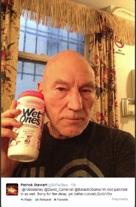 Διάσημοι ξεφτιλίζουν τον Κάμερον για την αλά Ομπάμα φωτογραφία του με το τηλέφωνο [εικόνες] | iefimerida.gr 1