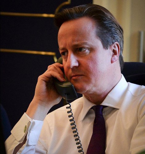 Διάσημοι ξεφτιλίζουν τον Κάμερον για την αλά Ομπάμα φωτογραφία του με το τηλέφωνο [εικόνες] | iefimerida.gr 0