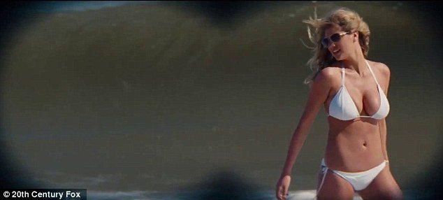 Η Κέιτ Απτον πετάει τα ρούχα της και το πληθωρικό της μπούστο θαμπώνει ακόμα και την Κάμερον Ντίαζ [εικόνες&βίντεο] | iefimerida.gr 2